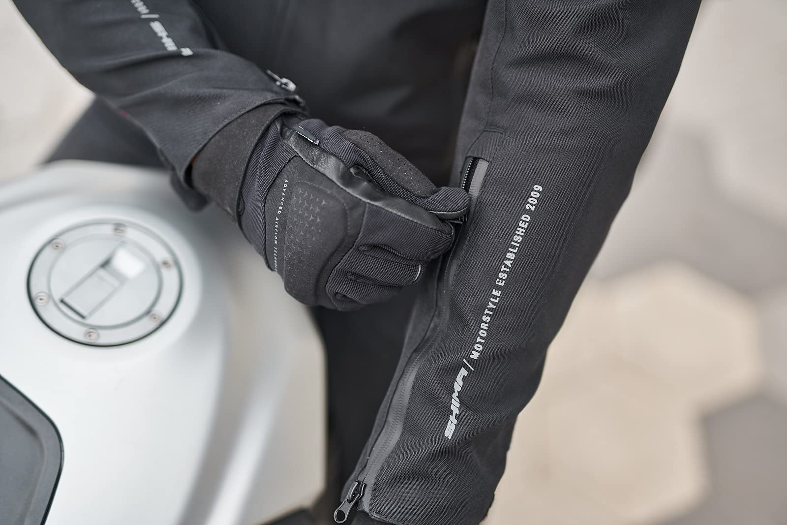 SHIMA Air 2.0 Motorcycle Gloves Men Leather Summer Biker Armoured Protectors Motorbike Perforated Ventilated Reinforced Touchscreen Motorsport Glove Street Motorbikes (Mens, Brown, L) - Image 4