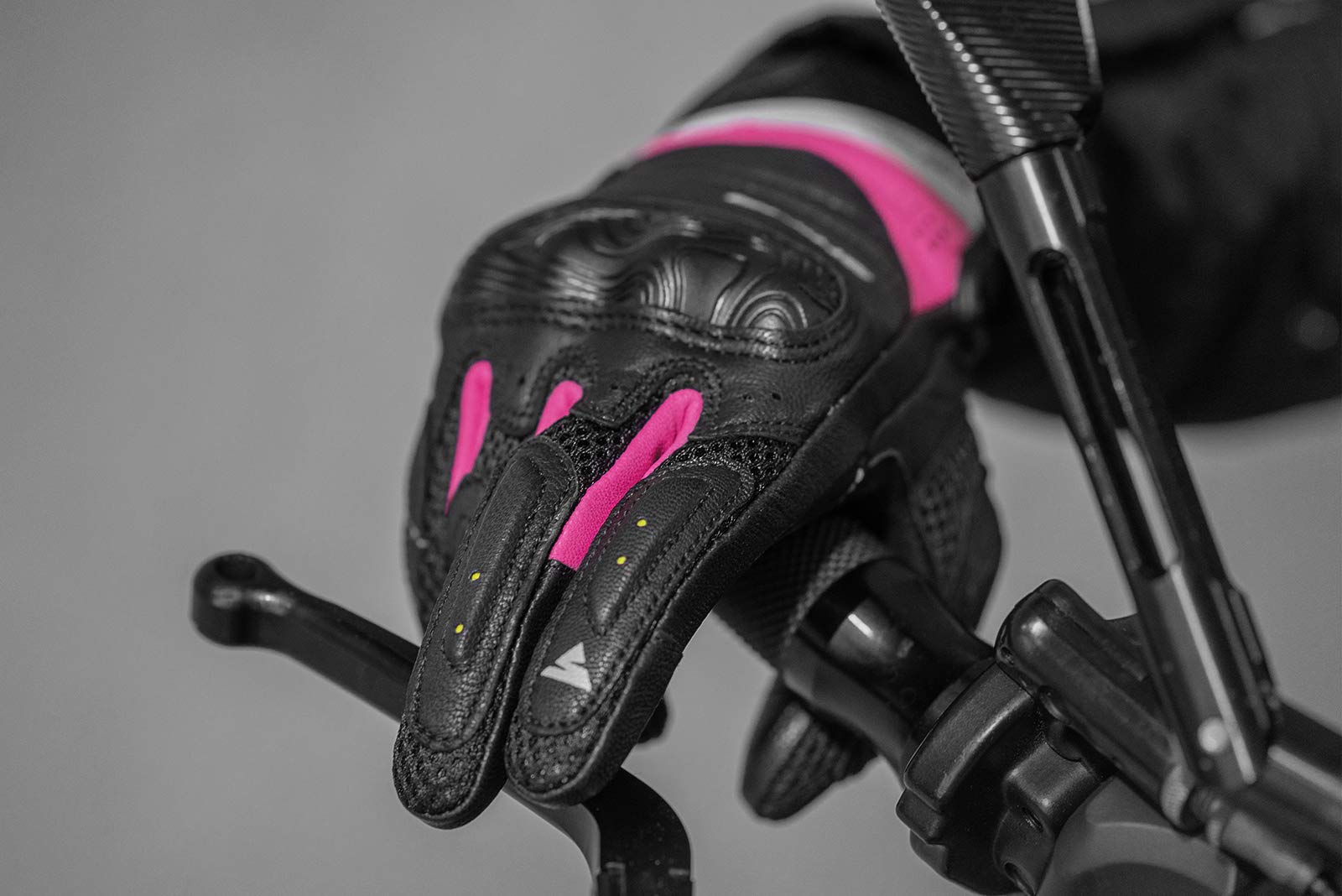SHIMA Rush Motorcycle Gloves Women Leather Textile Short Summer Biker Armoured Protectors Motorbike Perforated Ventilated Touchscreen Motorsport Glove Lightweight Motocross (Womens, Black, XS) - Image 5